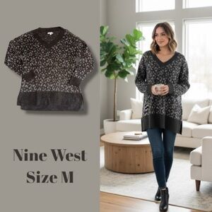 Nine West Sweater Silver Gray Leopard Animal Print V-Neck Pullover Size Medium